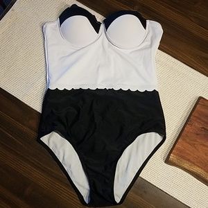 Cupshe one piece bathing suit